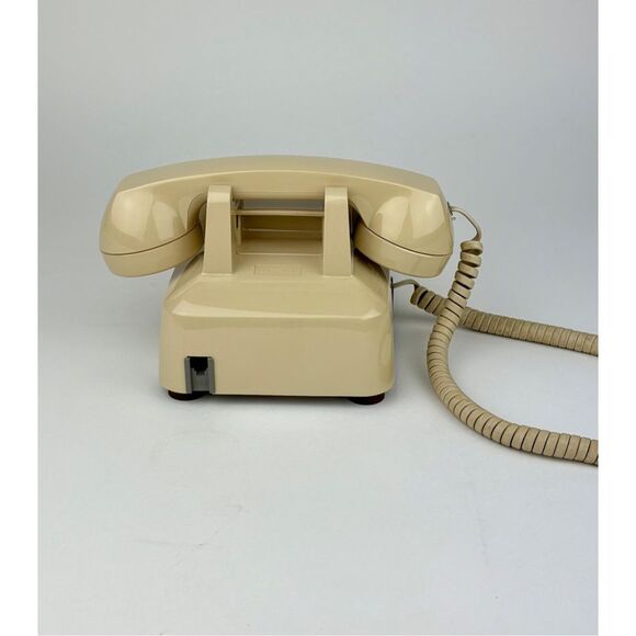 Cortelco 250044-MBA-20M Beige Touch Tone Desk Telephone with Volume Control - Picture 4 of 10
